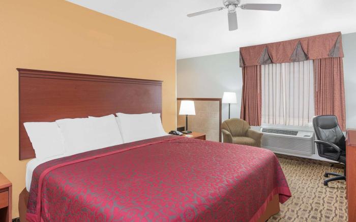 Days Inn by Wyndham Lamar