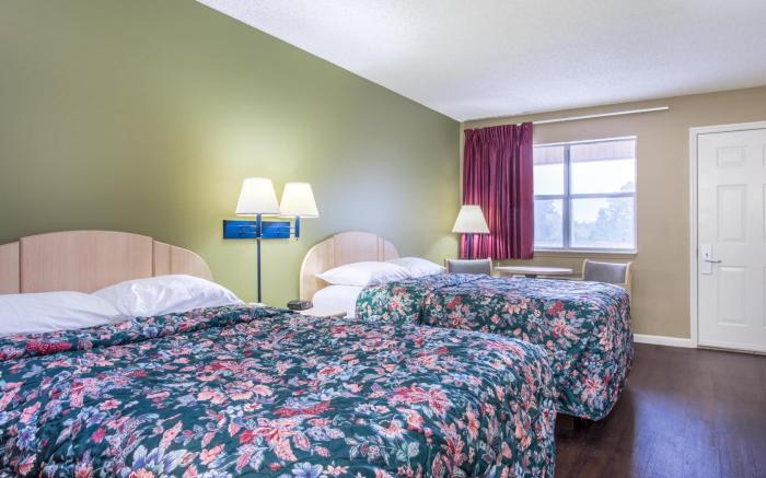 Super 8 By Wyndham Monticello