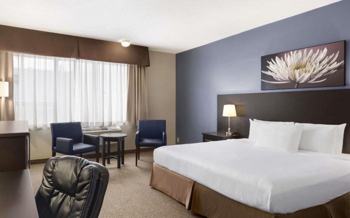 Days Inn & Conference Centre by Wyndham Montreal Airport