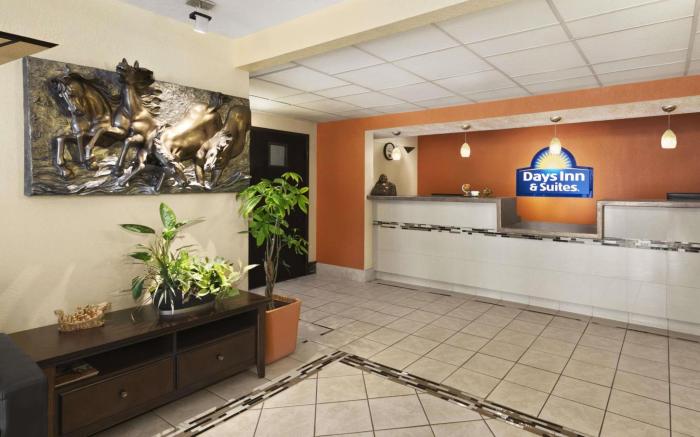 Days Inn & Suites by Wyndham Stevens Point