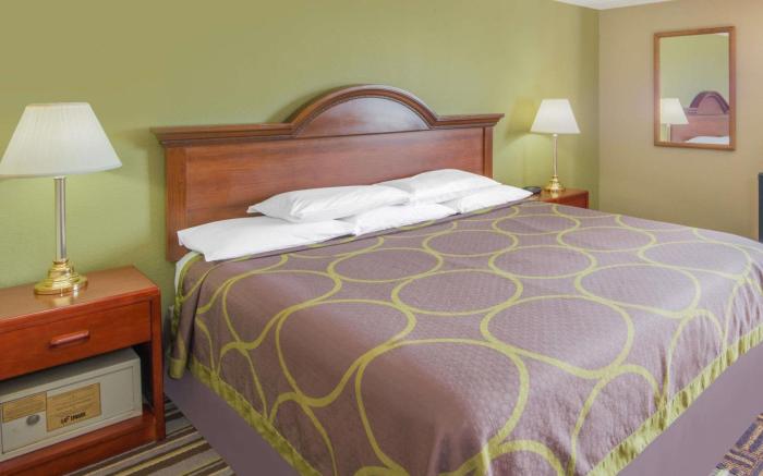 Super 8 By Wyndham Knoxville