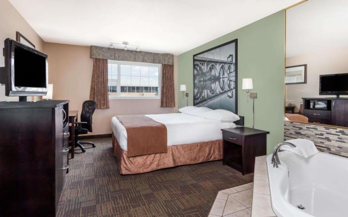 Super 8 By Wyndham Saskatoon Near Saskatoon Airport