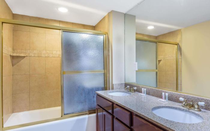 Travelodge by Wyndham Suites Virginia Beach Oceanfront