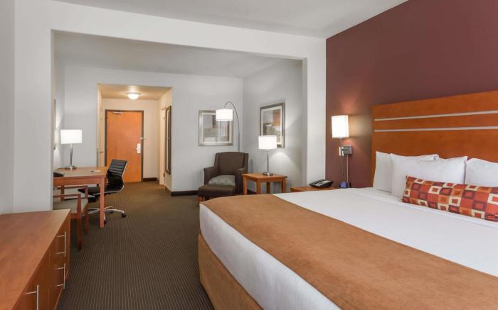 Wingate by Wyndham Calgary South