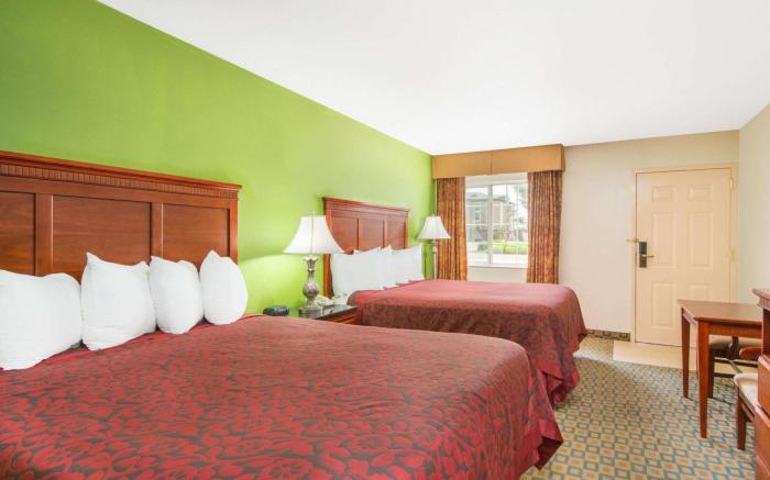 Days Inn & Suites by Wyndham Wichita