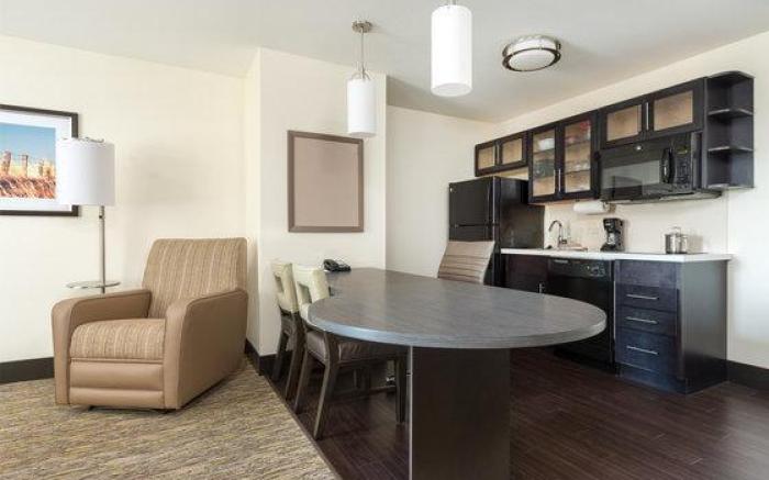 Candlewood Suites Columbia Hwy 63 & I-70 By IHG