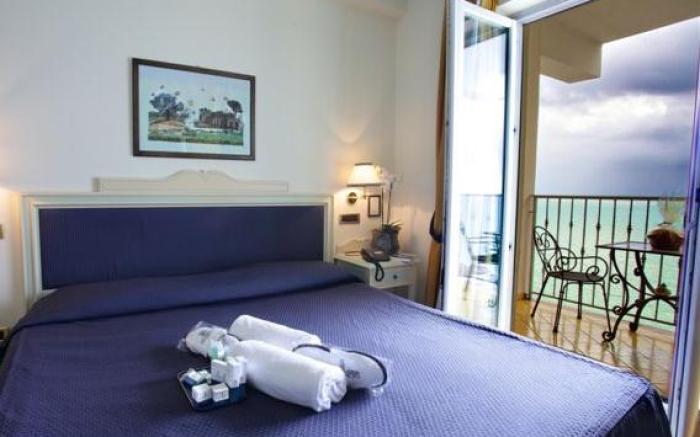 Lloyd'S Baia Hotel