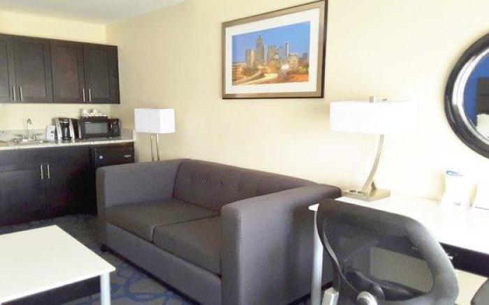 Holiday Inn Express Hotel & Suites Lawrenceville By IHG