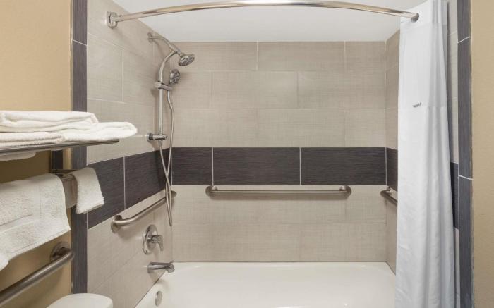 Super 8 By Wyndham Kingsville