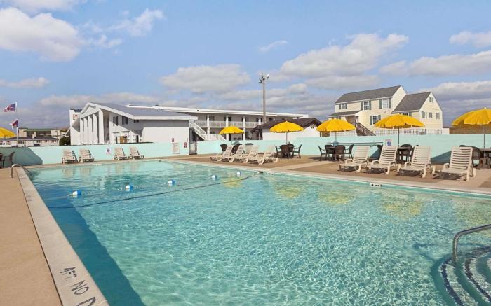 Days Inn by Wyndham Kill Devil Hills Oceanfront - Wilbur