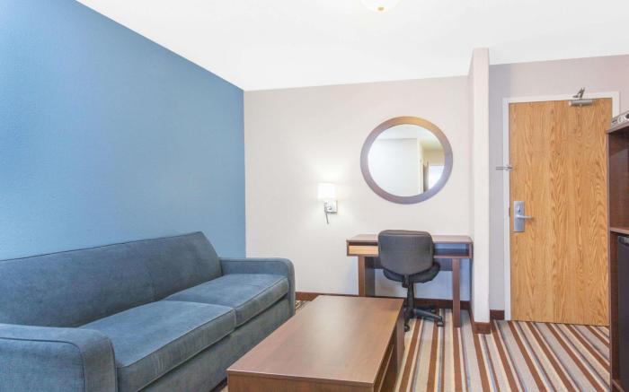 Super 8 By Wyndham Fort Frances
