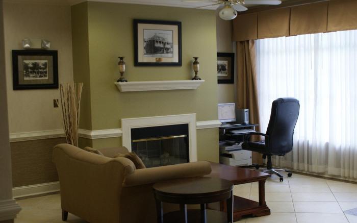Quality Inn Fayetteville near Historic Downtown Square