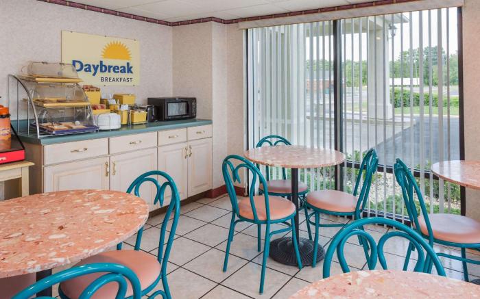 Days Inn by Wyndham Sanford