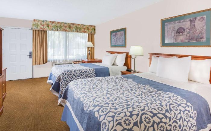 Days Inn by Wyndham Fort Myers Springs Resort
