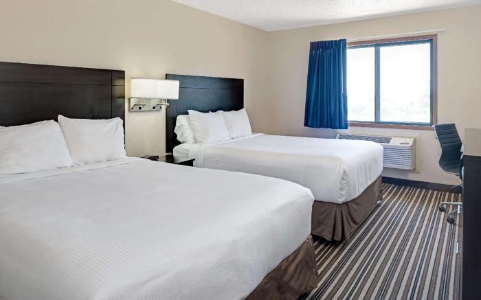 Super 8 by Wyndham Omaha I-80 West