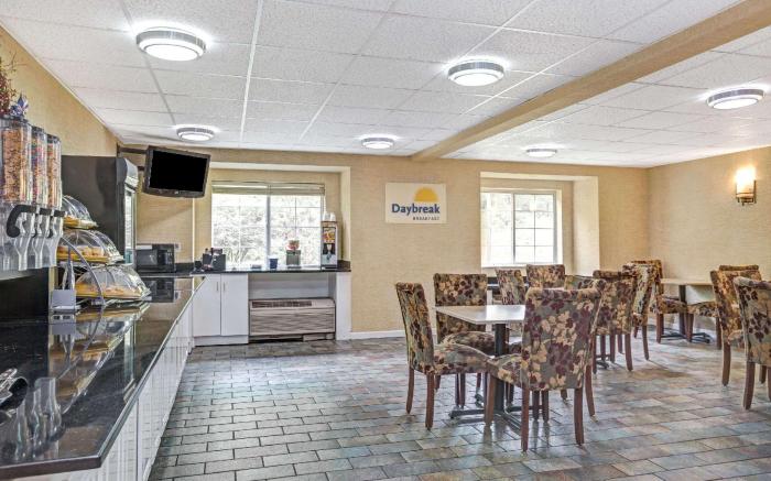 Days Inn by Wyndham Sturbridge