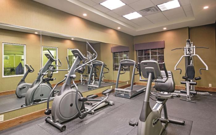 La Quinta Inn & Suites by Wyndham Fort Worth NE Mall