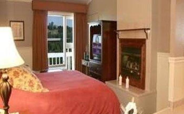Lake Natoma Inn