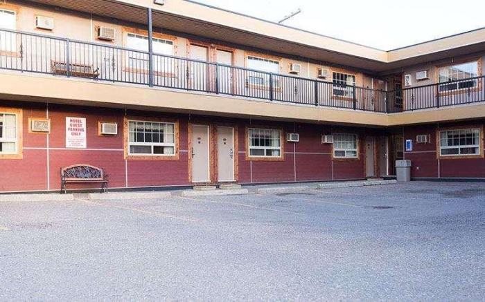 Travelodge by Wyndham Dawson Creek