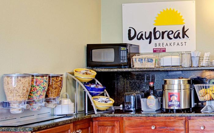 Days Inn by Wyndham Clarksville TN