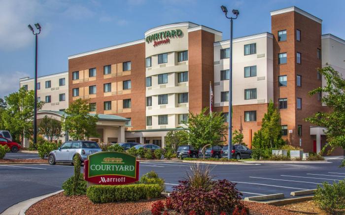 Courtyard Greensboro Airport