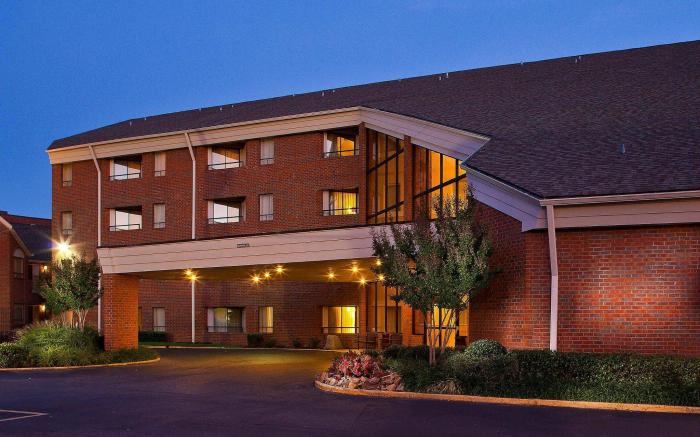 Sonesta Simply Suites Memphis East Poplar Pike 