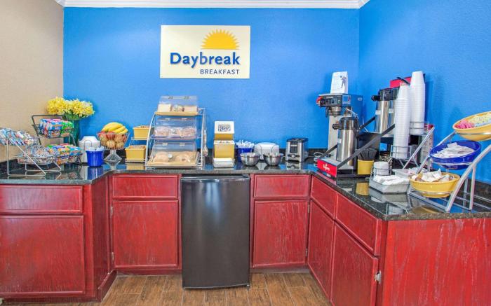 Days Inn by Wyndham Canton