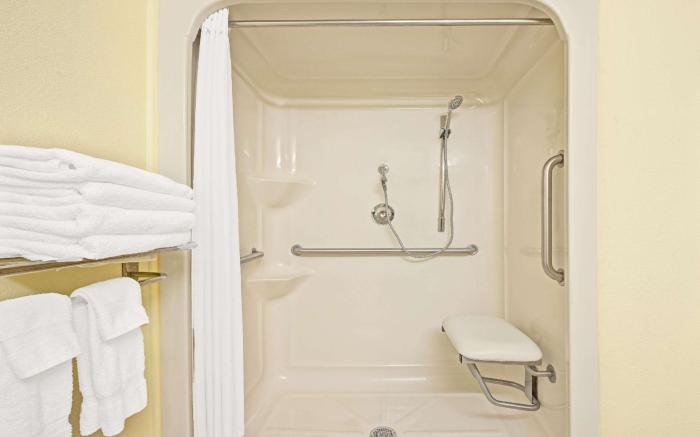 Microtel Inn & Suites by Wyndham Cordova Memphis I-40 East