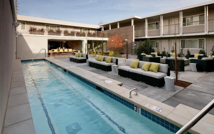 Hotel Lucent