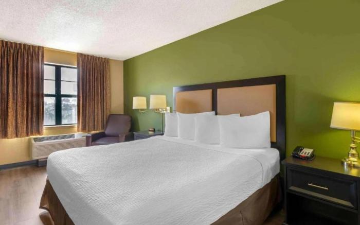 Studio 6 Suites Fresno North  CA