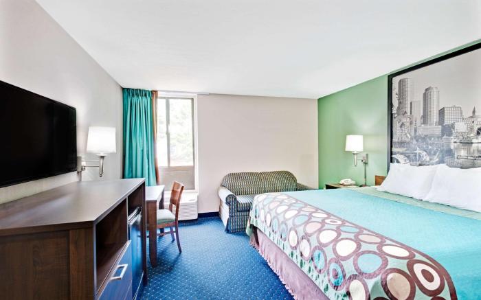 Super 8 By Wyndham Brockton