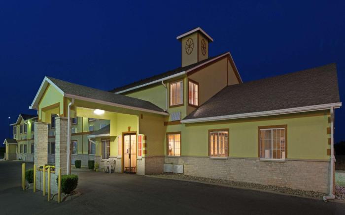 Days Inn by Wyndham Cameron