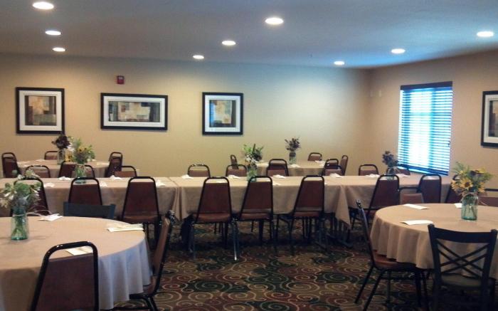 Cobblestone Hotel & Suites - Knoxville