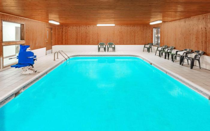 Super 8 By Wyndham Lincoln