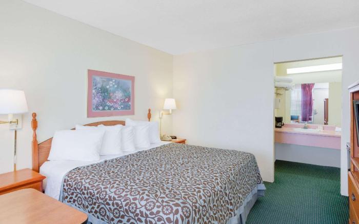 Days Inn by Wyndham Newport