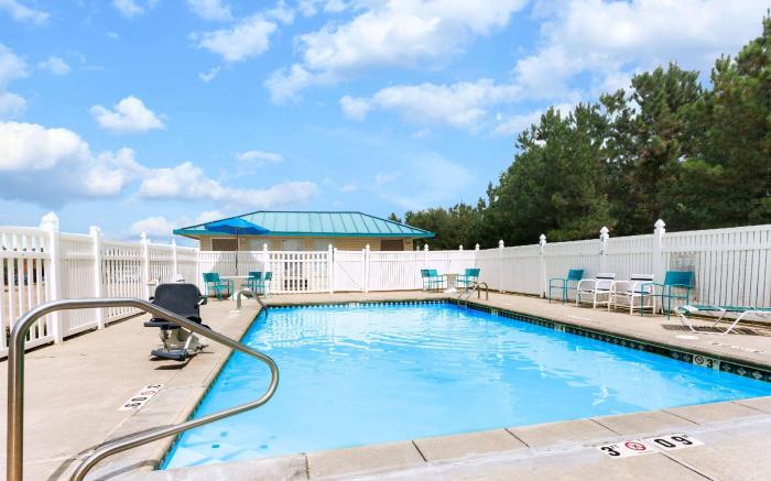 Days Inn by Wyndham Forest