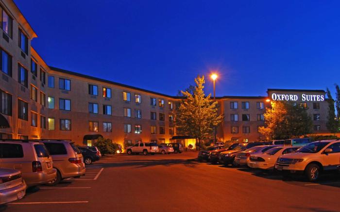 Oxford Suites Portland - Jantzen Beach
