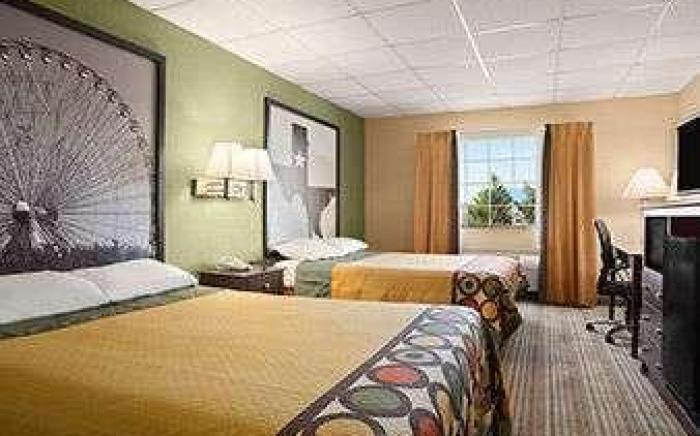 Super 8 by Wyndham Gainesville TX