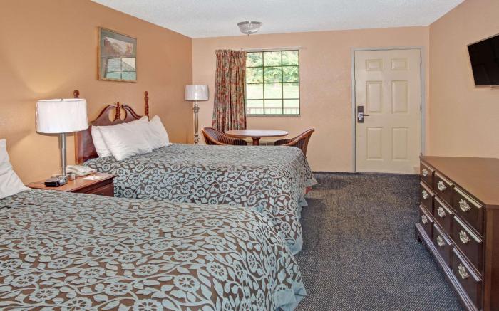 Days Inn by Wyndham Marietta White Water