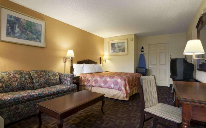 Days Inn by Wyndham Airport Nashville East