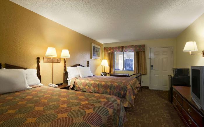 Days Inn by Wyndham Airport Nashville East