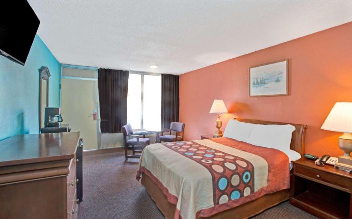 Super 8 By Wyndham Gaffney