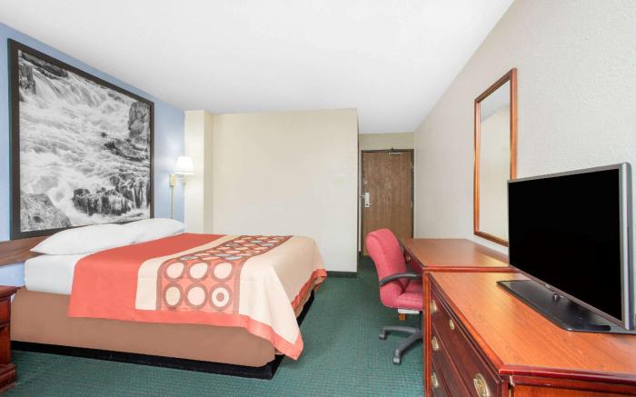 Super 8 By Wyndham Warner Robins