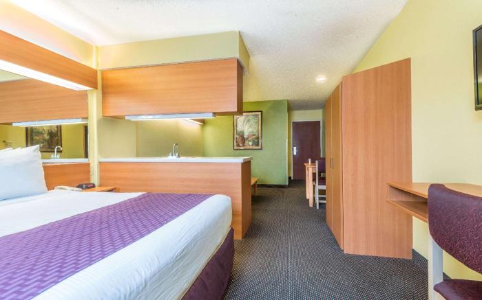 Microtel Inn & Suites by Wyndham Auburn