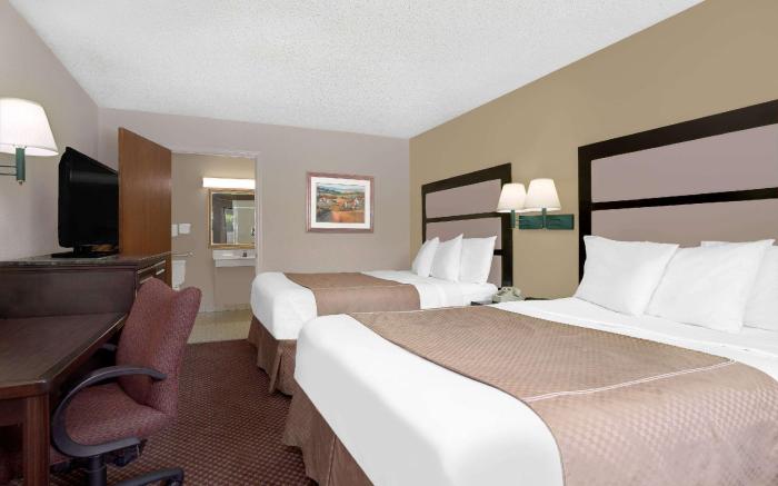 Days Inn by Wyndham Macon I-475