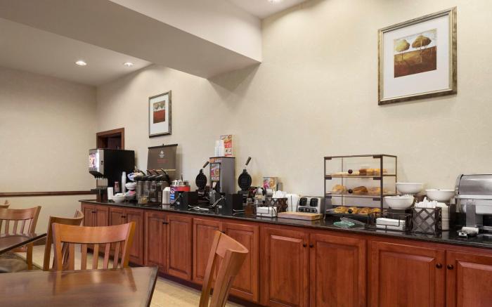 Country Inn & Suites by Radisson, Crestview, FL