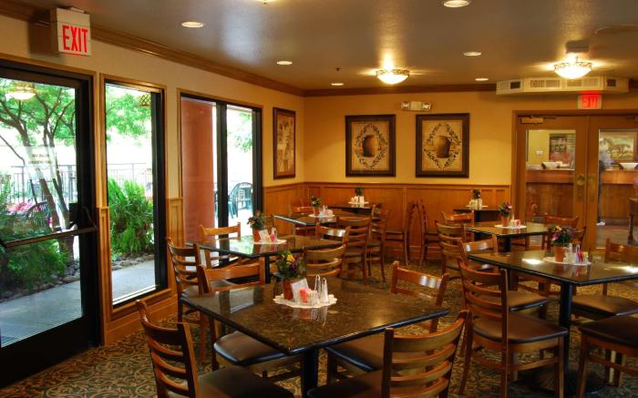 Oxford Suites Redding