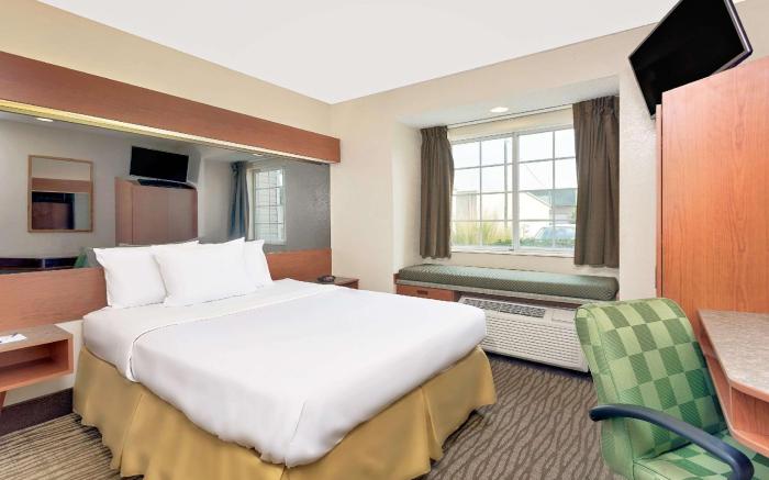Microtel Inn & Suites by Wyndham Augusta Riverwatch
