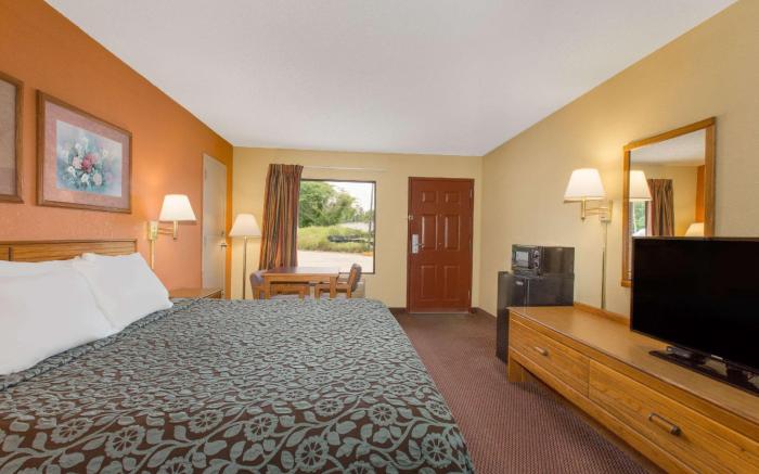 Days Inn by Wyndham Childersburg