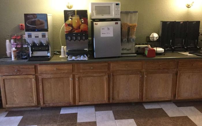 Super 8 By Wyndham Plover Stevens Point Area